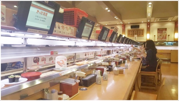 かっぱ寿司に行ったら寿司が新幹線に乗ってきた！